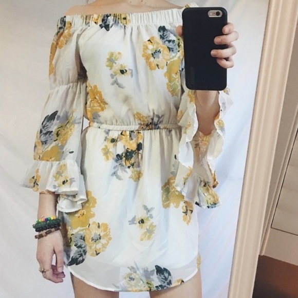 Hint of Blush floral dress - Picture 2 of 7